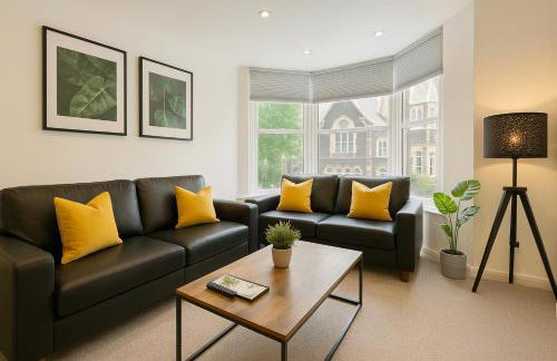 8 Person, 4 Bedroom Light, Warm & Modern Apartment - Foto 6