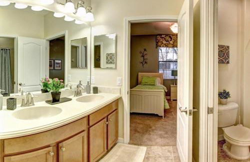 Cozy Pool 4 Bed Home With Spa 4 Bedroom Home by RedAwning - Foto 20