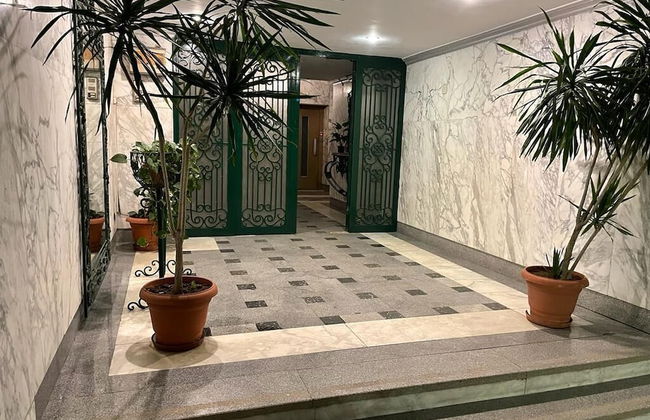 One Bedroom Apartment City Views Local to Airport - Foto 15