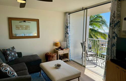 Island Glow Kailua Village #508 free assigned parking, AC, downtown, walk to restaurants, bars and the pier - Foto 7