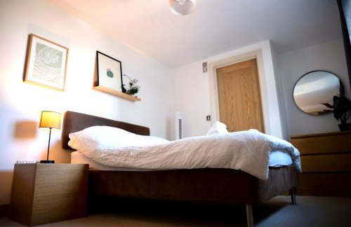 The Comfort Hub - Leeds Train Station - Foto 16