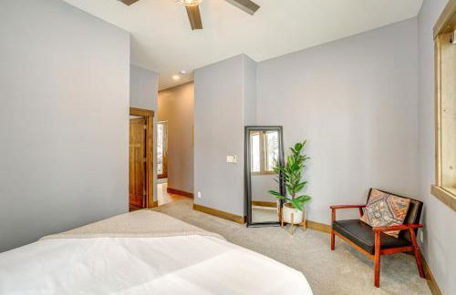 Chelan Mountain Retreat Chalet with Fire Pit! - Foto 8