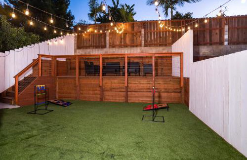 Newly Built Coastal Home with Yard - Foto 18