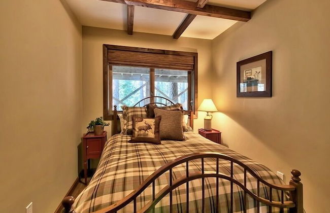 3877 Crest Drive - Photo 6