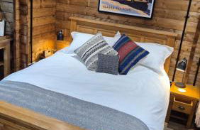 Clarence Cabin, King Bed & Free Parking - Foto 10