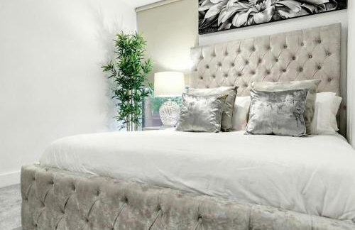 Spacious 2-Bedroom Apartment near Canary Wharf - London Ideal for Business, Leisure & Long Stays - Foto 20