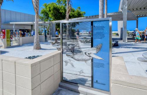 Two-Level, Heated Pool, Trolley to Beach & Village - Foto 47