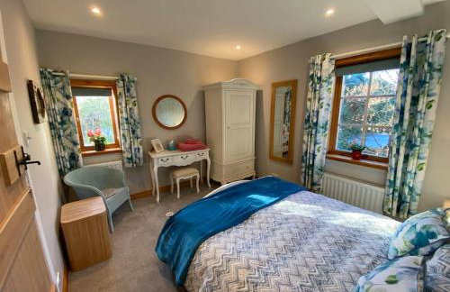 Riverside Cottage with balcony and fishing jetty - Foto 53