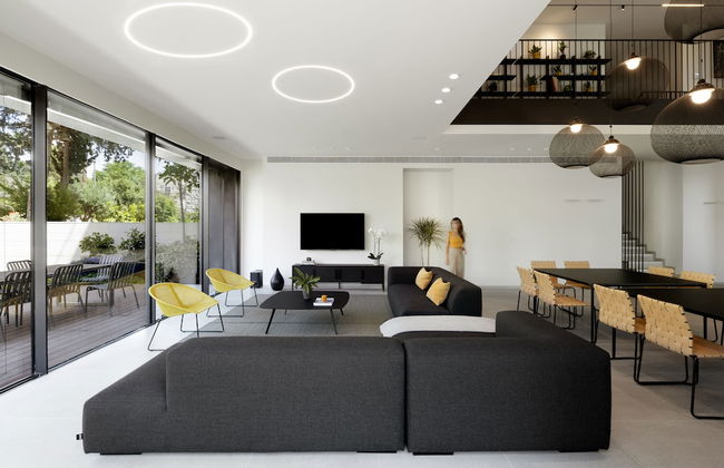 The Y House - Photo 34