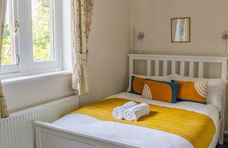 Historic 2 bed gatehouse in private parkland - Foto 5