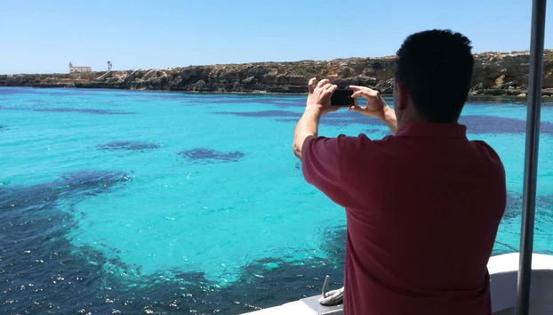Haciendo fotografías desde el barco