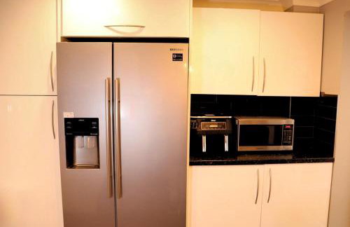 Heathrow Modern House with Parking & Fast WiFi - Foto 39