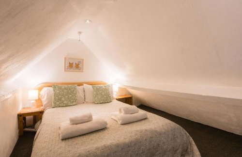 Cosy Cotswolds Farm Stay with Log Burner - Peaceful Winter Retreat - The Dairy - Foto 41