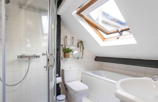 Stunning Character 2bed Cottage in St Albans Wifi - Foto 15