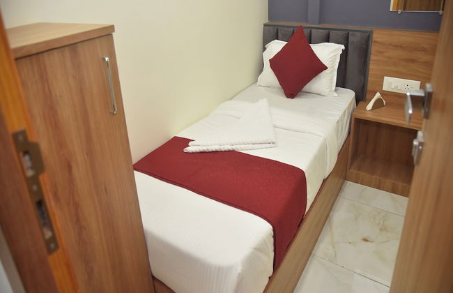 Vogue Cabin Stay Near NESCO - Foto 28