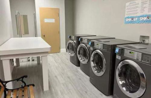 Condo near Disney-free shuttle to all theme parks - Foto 16