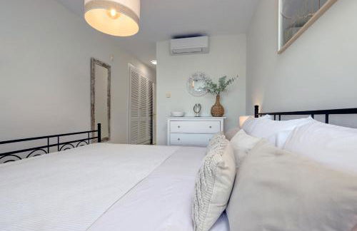 La Cala gorgeous 2 bedroom apartment with stunning gardens, pools and sea views - Photo 50