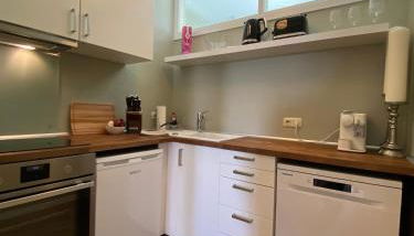 Zentraler Altbaucharme mit Blick über die Stadt - Foto 4