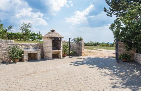 2 Bedroom Amazing Apartment In Kanfanar - Foto 7