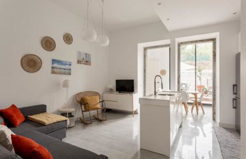 Stylish 2-Bedroom Apartment with Terrace in Alcântara - Photo 8