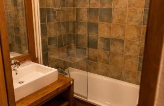 Apparts au Cœur de St-Lary - Piscine Chauffée et Sauna - Foto 11