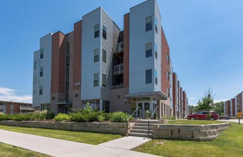 Modern Stay Near Jack Trice Stadium - Walk to ISU - Foto 20