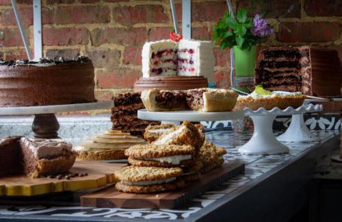 Stay, Play and Pass Go at the Monopoly Penthouse! - Foto 56