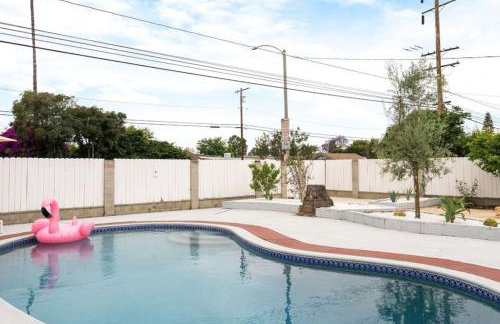 Stunning Retro Beach Oasis, Dual Living, Pool - Foto 52