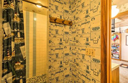 Serene Lakefront Baileys Harbor Home with Deck! - Foto 17