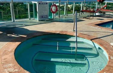 City View Balcony steps from Restaurants, Peacock Park & Marina - Foto 15