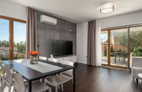 Besonderes Steinhaus mit Privatpool, Panoramablick, Garten, Grill, Waschmaschine - Foto 7