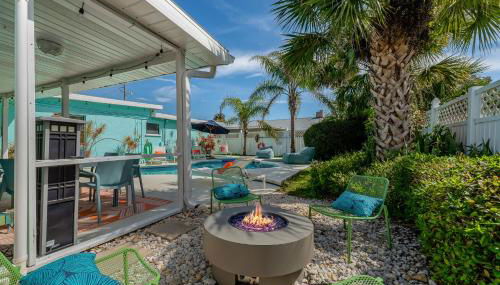 Walk to Beach, Heated Pool, Dog-Friendly, Firepit - Foto 2, sunbed
