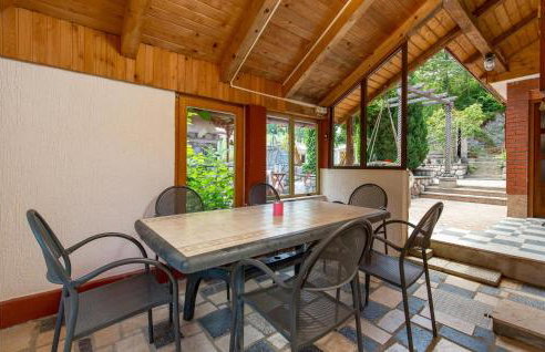 Awesome Home In Stari Laz With Kitchen - Foto 9