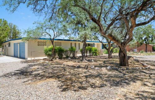 l NEW l 5BR 3BTH Large and Modern Home l Central LOC l 1 ACRE lot - Foto 11