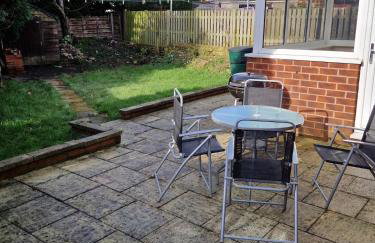 Family-Friendly Detached House Near Leeds and Bradford with Garden - Foto 39