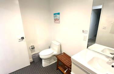 Modern 2 Bdrm w/Parking in the Heart of Hillcrest - Foto 16