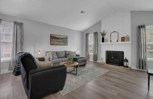 The Smart Stay ! New Remodel! Minutes from Atlanta - Foto 1