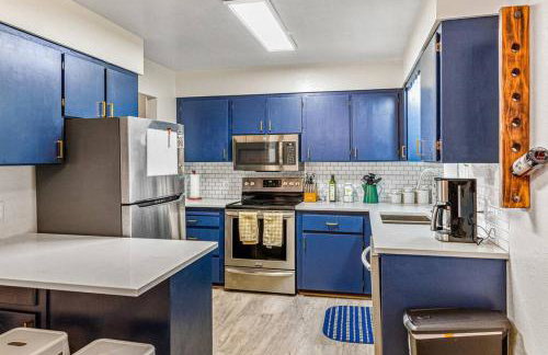 Hot Tub and Spacious Backyard Close to Lake! - Foto 24