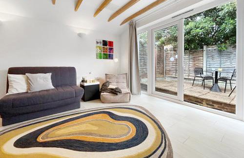 Modern self contained tiny home with patio - Foto 1