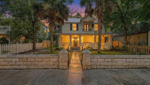 Secret Garden Hideaway l Walk to DNTN l Sleeps 8 - Foto 2