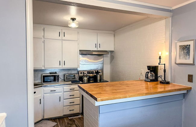 2BR Cozy Winter Respite Haven in Midwest City - Photo 17