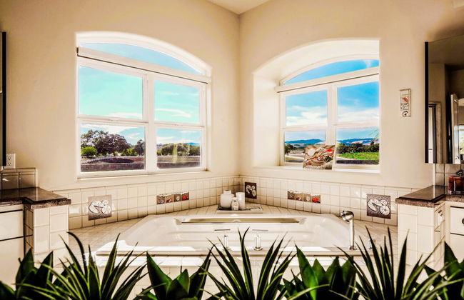 Mermaid by Avantstay Private Estate w/ Pool, Volleyball & Arcade! - Photo 10