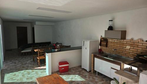 Linda casa em Guaiúba, Guarujá, 2 suites e piscina - Foto 2