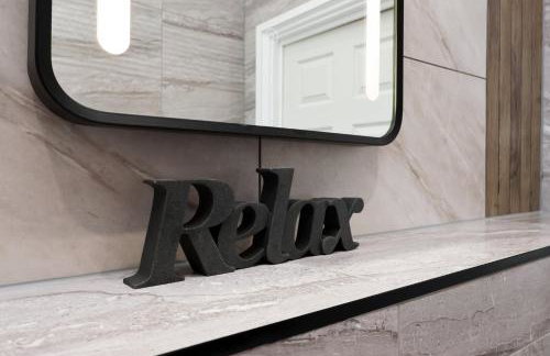 Modern Comfort 4 Bedrooms and Great Location - Foto 32