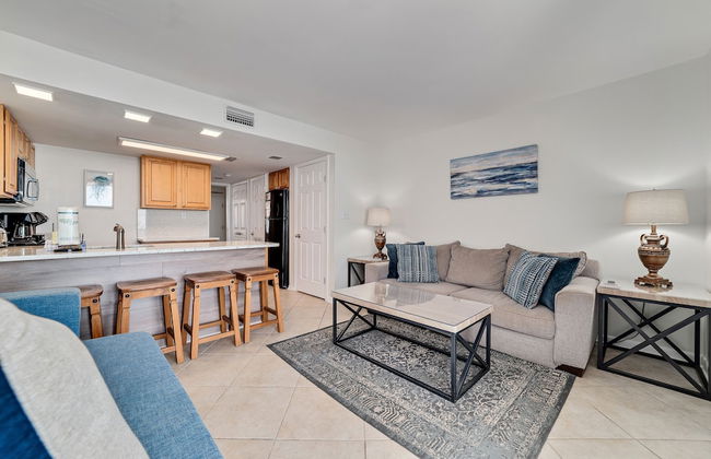 1br/1ba Sleeps 4 Near Beach w/ Breathtaking Ocean Views - Photo 13