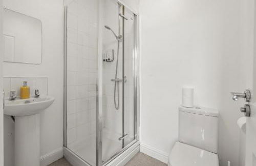 6 BR 4 Bath Central Worcester Sleeps 12 - Foto 40