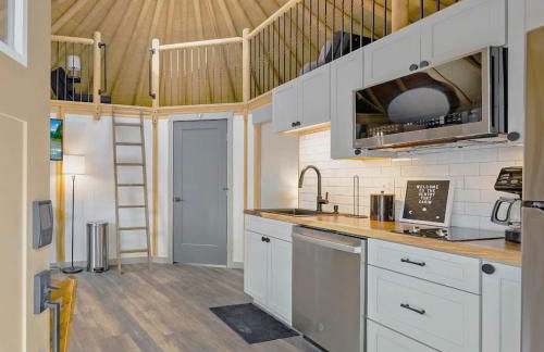 Gentry- Luxury Yurt-Cabin - Family Glamping Canyon Lake w Private Hot Tub - Foto 1