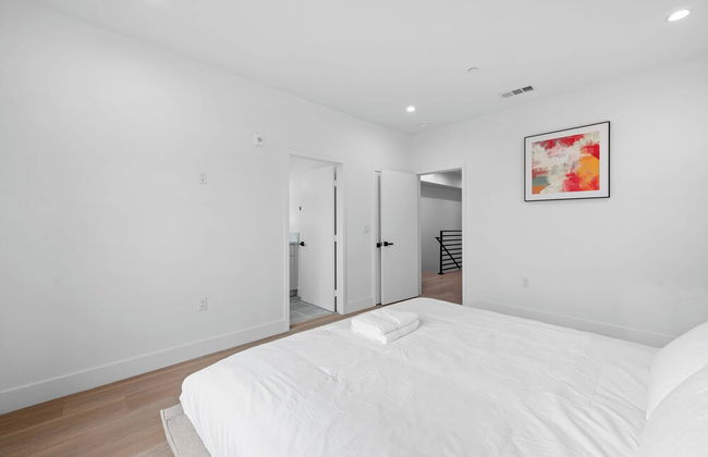 Not Affected by the Fire/modern Spacious Home With Parking & Fully Equipped Kitchen #3 - Foto 21