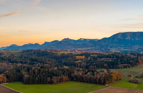Moderne Ferienwohnung mit Bergblick und großer Terrasse nahe Simssee, Chiemsee und Autobahn A8 Salzburg - München - Foto 18