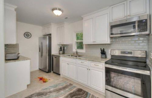 Beach Lovin/sleeps 10/2 blocks to beach/pets ok - Foto 15
